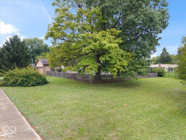 7811 Taunton Road, Indianapolis, IN 46260