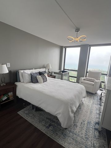 1660 N LaSalle Drive 2405, Chicago, IL 60614