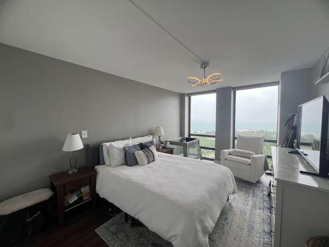 1660 N LaSalle Drive 2405, Chicago, IL 60614