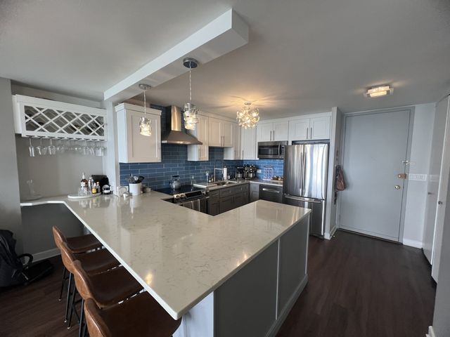 1660 N LaSalle Drive 2405, Chicago, IL 60614