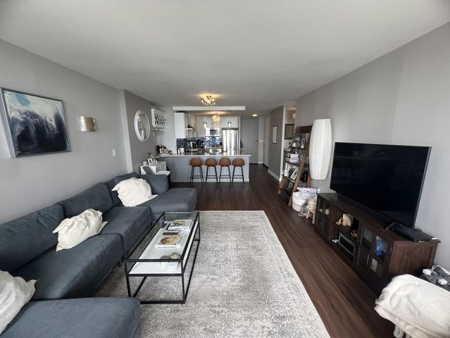 1660 N LaSalle Drive 2405, Chicago, IL 60614
