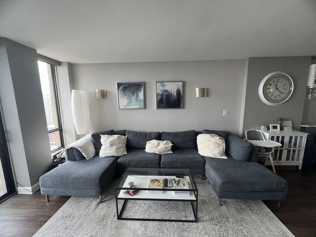 1660 N LaSalle Drive 2405, Chicago, IL 60614