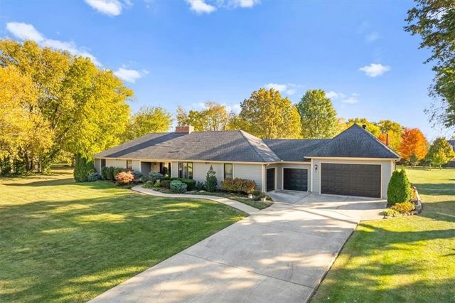 12001 W 154th Terrace, Overland Park, KS 66221