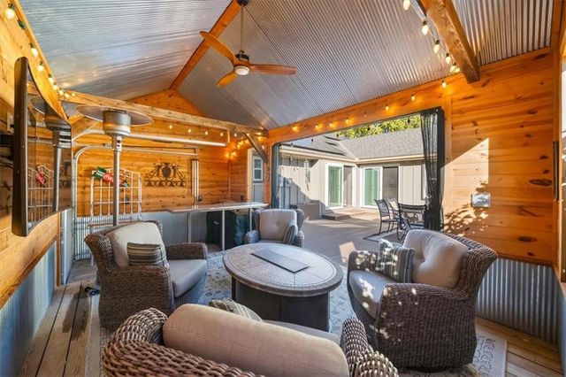 12001 W 154th Terrace, Overland Park, KS 66221