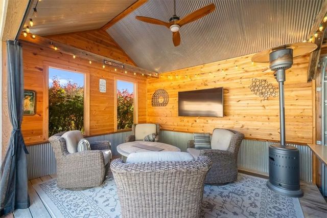 12001 W 154th Terrace, Overland Park, KS 66221