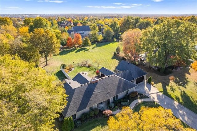 12001 W 154th Terrace, Overland Park, KS 66221