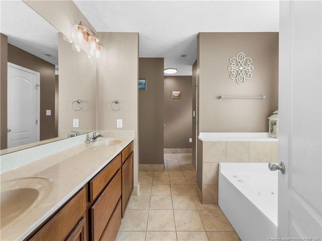 1702 Secretariat Place, Hope Mills, NC 28348