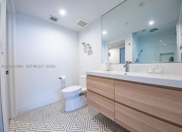 11113 Biscayne Blvd 1954, Miami, FL 33181