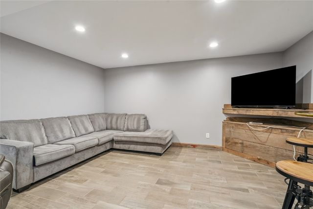 519 B Avenue SE, Mt Vernon, IA 52314