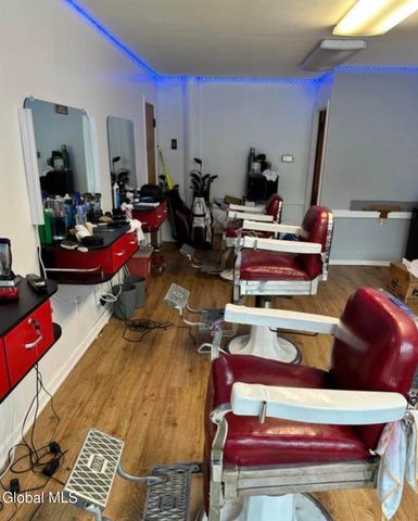 209 Columbia Turnpike 4, East Greenbush, NY 12144