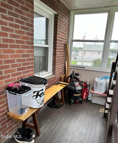 209 Columbia Turnpike 4, East Greenbush, NY 12144