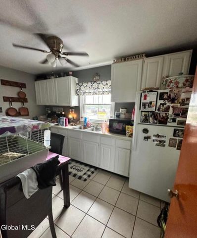 209 Columbia Turnpike 4, East Greenbush, NY 12144