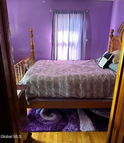 209 Columbia Turnpike 4, East Greenbush, NY 12144