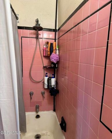 209 Columbia Turnpike 4, East Greenbush, NY 12144