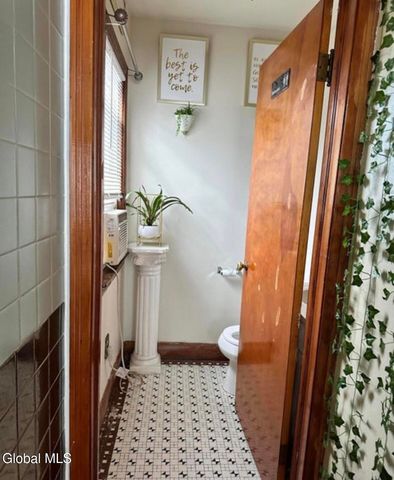 209 Columbia Turnpike 4, East Greenbush, NY 12144