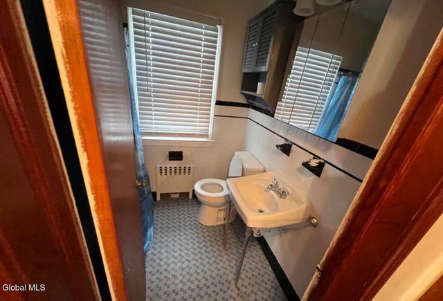 209 Columbia Turnpike 4, East Greenbush, NY 12144