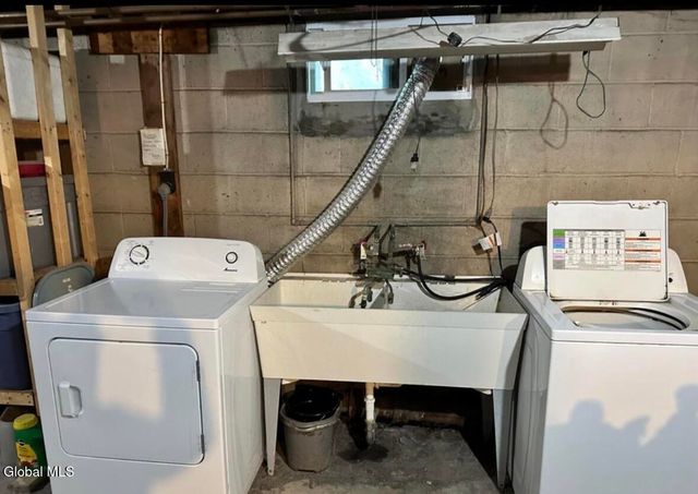 209 Columbia Turnpike 4, East Greenbush, NY 12144