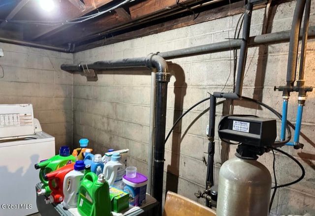 209 Columbia Turnpike 4, East Greenbush, NY 12144