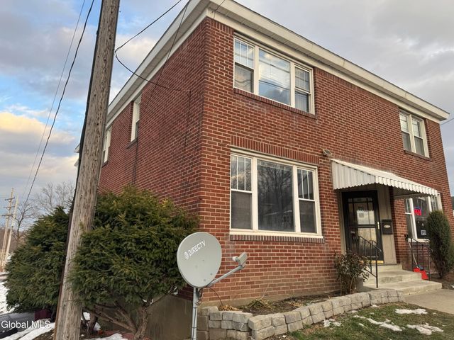 209 Columbia Turnpike 4, East Greenbush, NY 12144