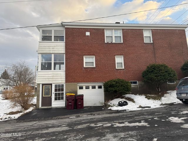 209 Columbia Turnpike 4, East Greenbush, NY 12144