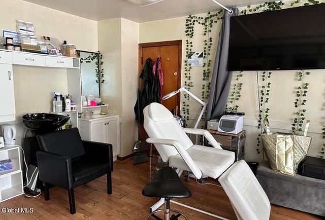 209 Columbia Turnpike 4, East Greenbush, NY 12144