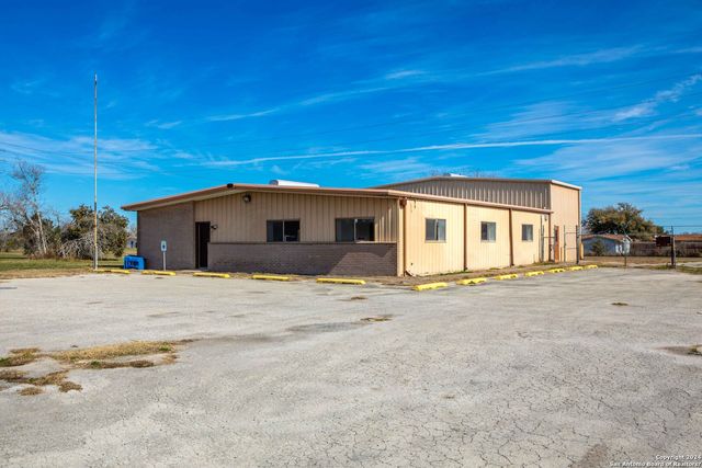 000 Industrial Boulevard, Beeville, TX 78102