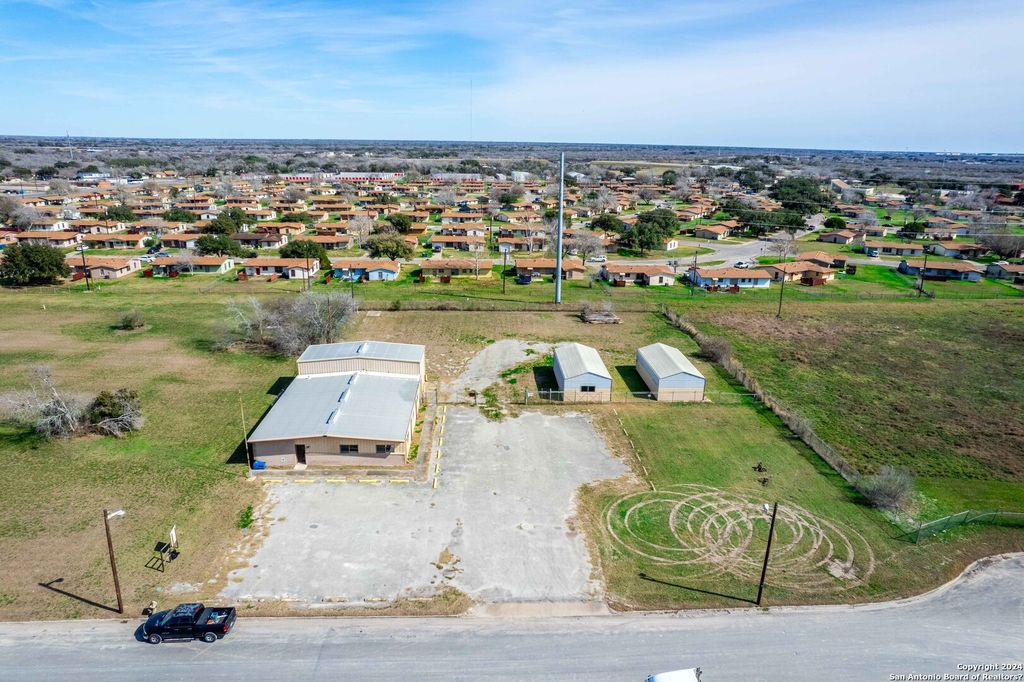 000 Industrial Boulevard, Beeville, TX 78102