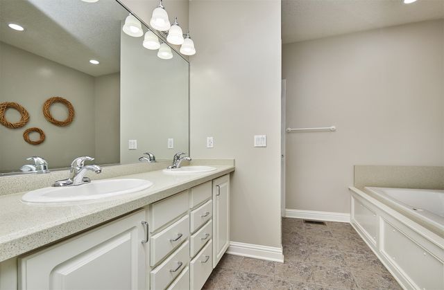 5961 Dakota Drive, West Des Moines, IA 50266