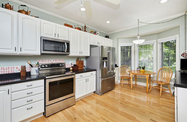 5961 Dakota Drive, West Des Moines, IA 50266