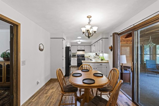 933 E CAPITOL DRIVE, Appleton, WI 54911