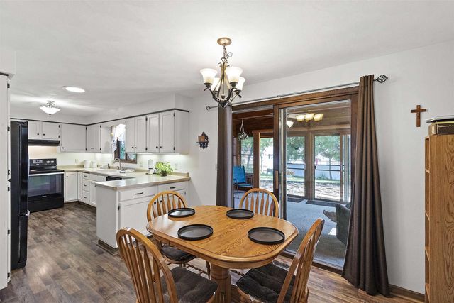 933 E CAPITOL DRIVE, Appleton, WI 54911