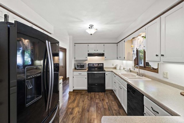 933 E CAPITOL DRIVE, Appleton, WI 54911