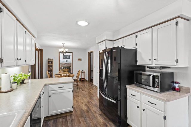 933 E CAPITOL DRIVE, Appleton, WI 54911