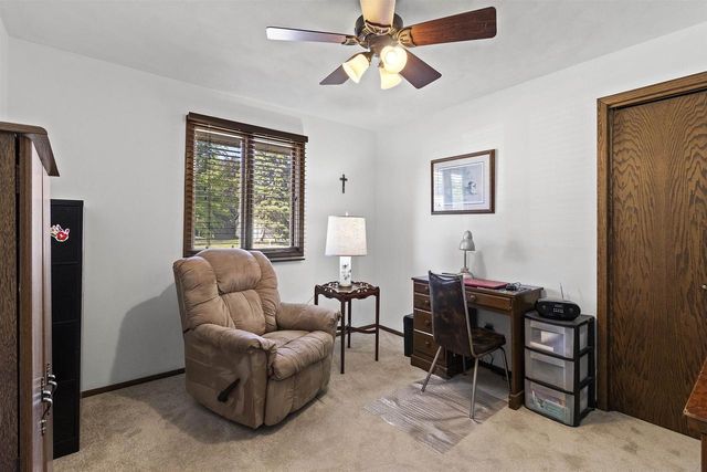 933 E CAPITOL DRIVE, Appleton, WI 54911