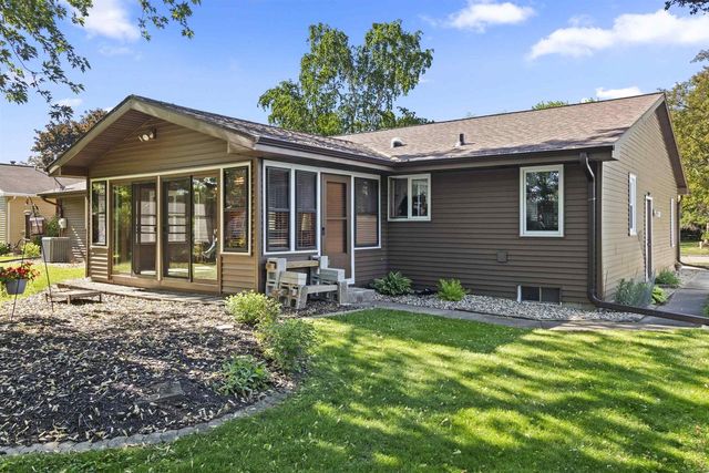 933 E CAPITOL DRIVE, Appleton, WI 54911
