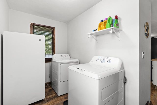 933 E CAPITOL DRIVE, Appleton, WI 54911