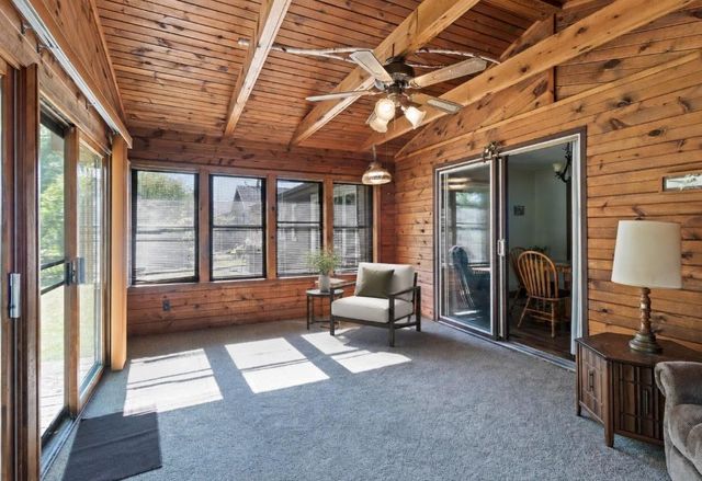 933 E CAPITOL DRIVE, Appleton, WI 54911