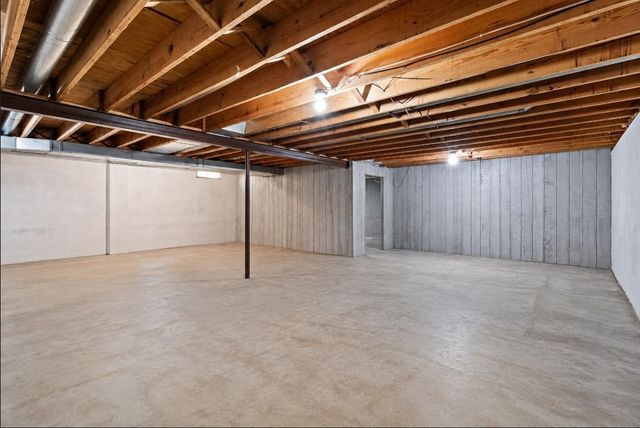 933 E CAPITOL DRIVE, Appleton, WI 54911