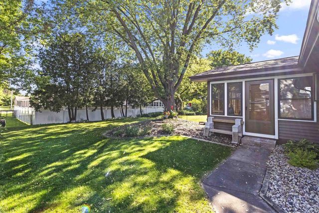933 E CAPITOL DRIVE, Appleton, WI 54911