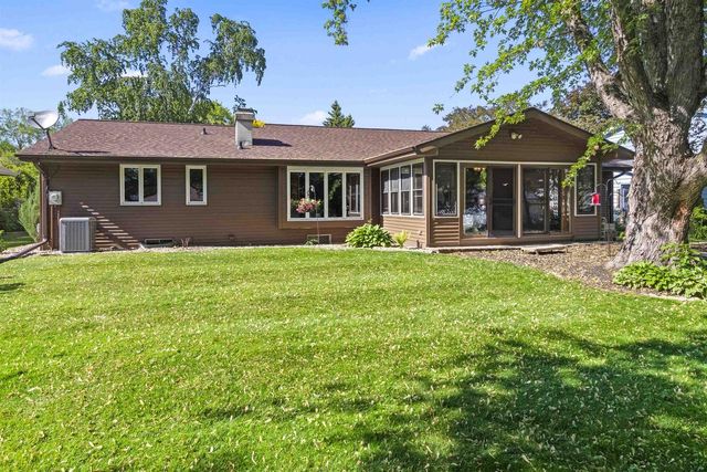 933 E CAPITOL DRIVE, Appleton, WI 54911