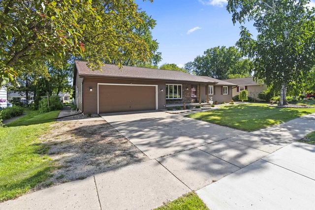 933 E CAPITOL DRIVE, Appleton, WI 54911