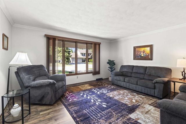 933 E CAPITOL DRIVE, Appleton, WI 54911