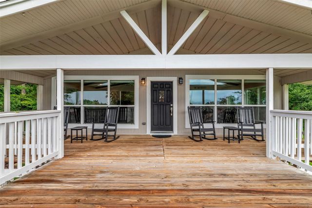 671 Lakeview Harbor, Onalaska, TX 77360