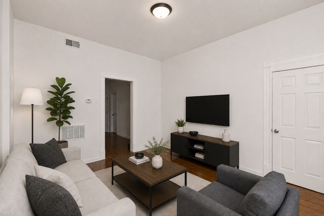 841 N Damen Avenue 2R, Chicago, IL 60622
