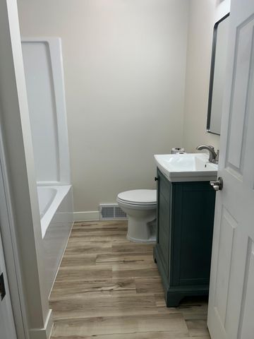 1795 50th Avenue NE, Willmar, MN 56201