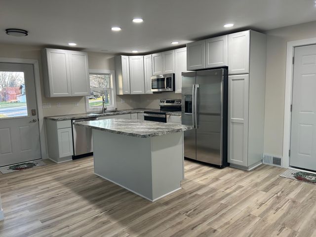 1795 50th Avenue NE, Willmar, MN 56201