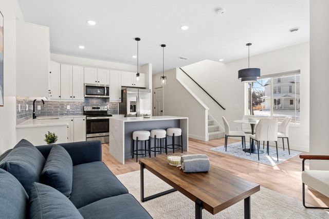 425 W 8th Street 24, New Richmond, WI 54017