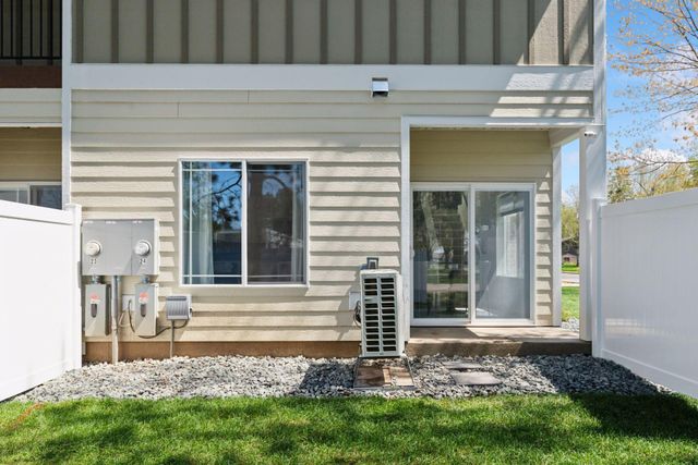 425 W 8th Street 24, New Richmond, WI 54017
