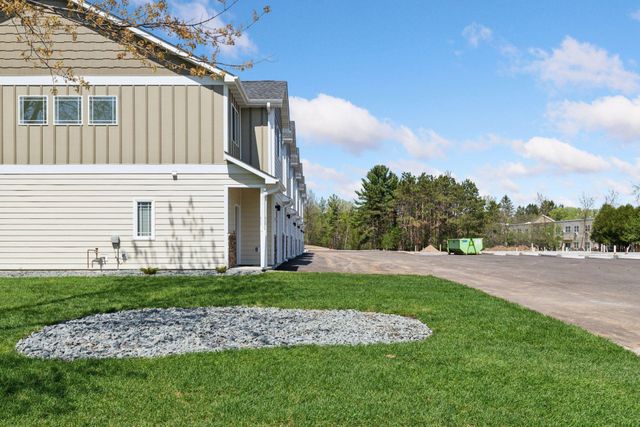 425 W 8th Street 24, New Richmond, WI 54017