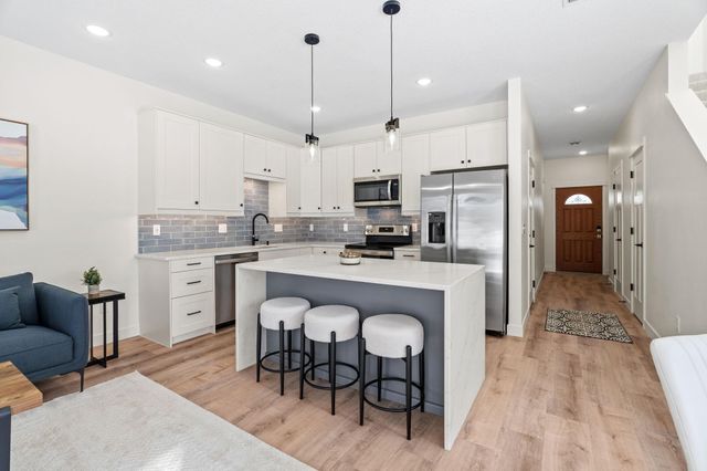 425 W 8th Street 24, New Richmond, WI 54017